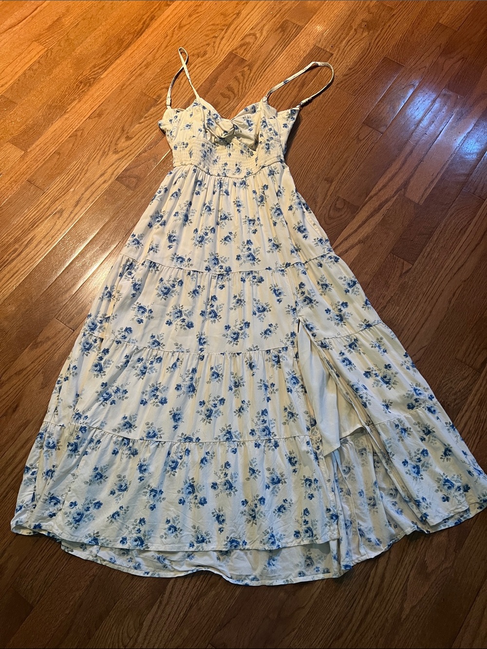 Hollister tie in the back dress with pockets medium